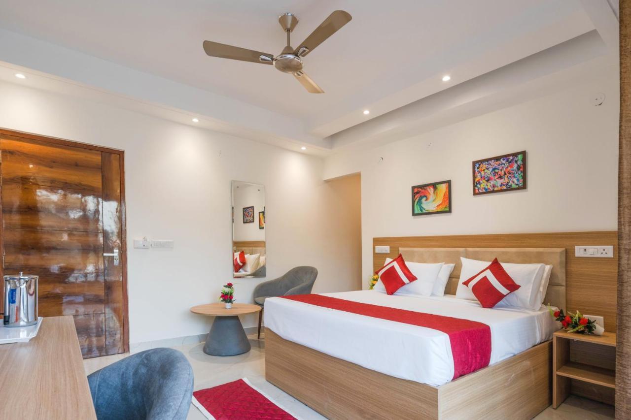 Octave Nirvana Suites Gurgaon Exteriör bild