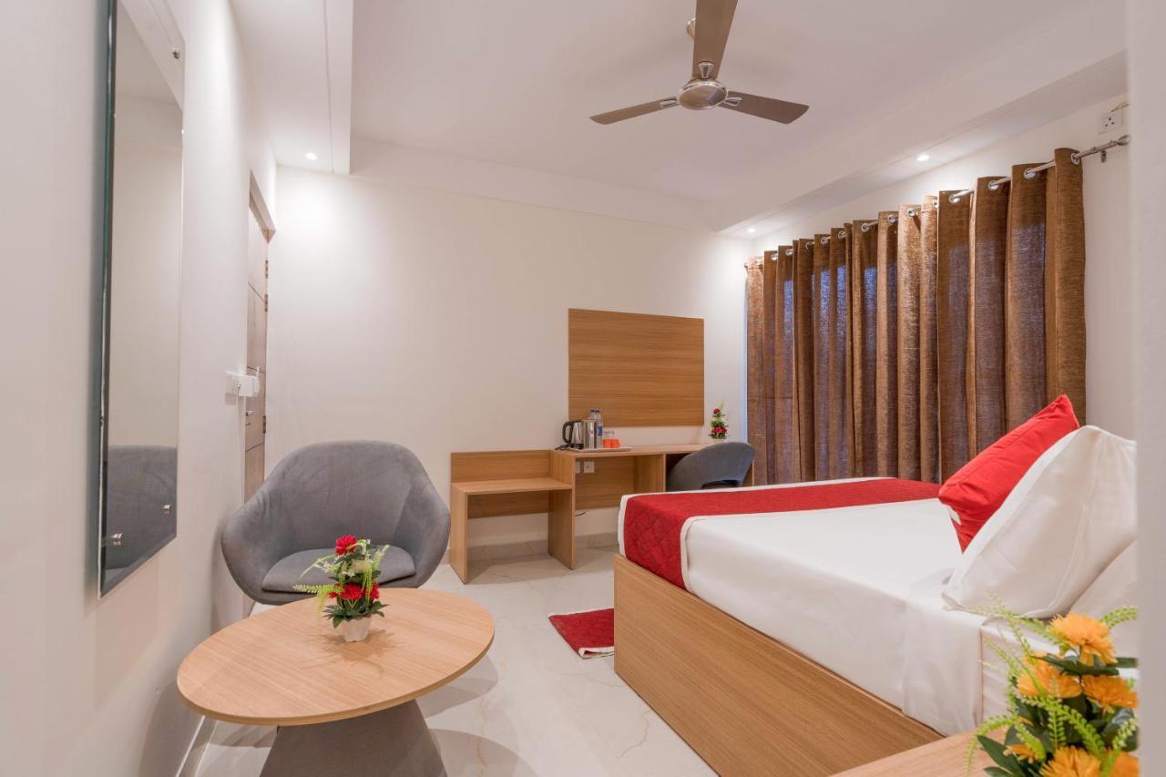 Octave Nirvana Suites Gurgaon Exteriör bild