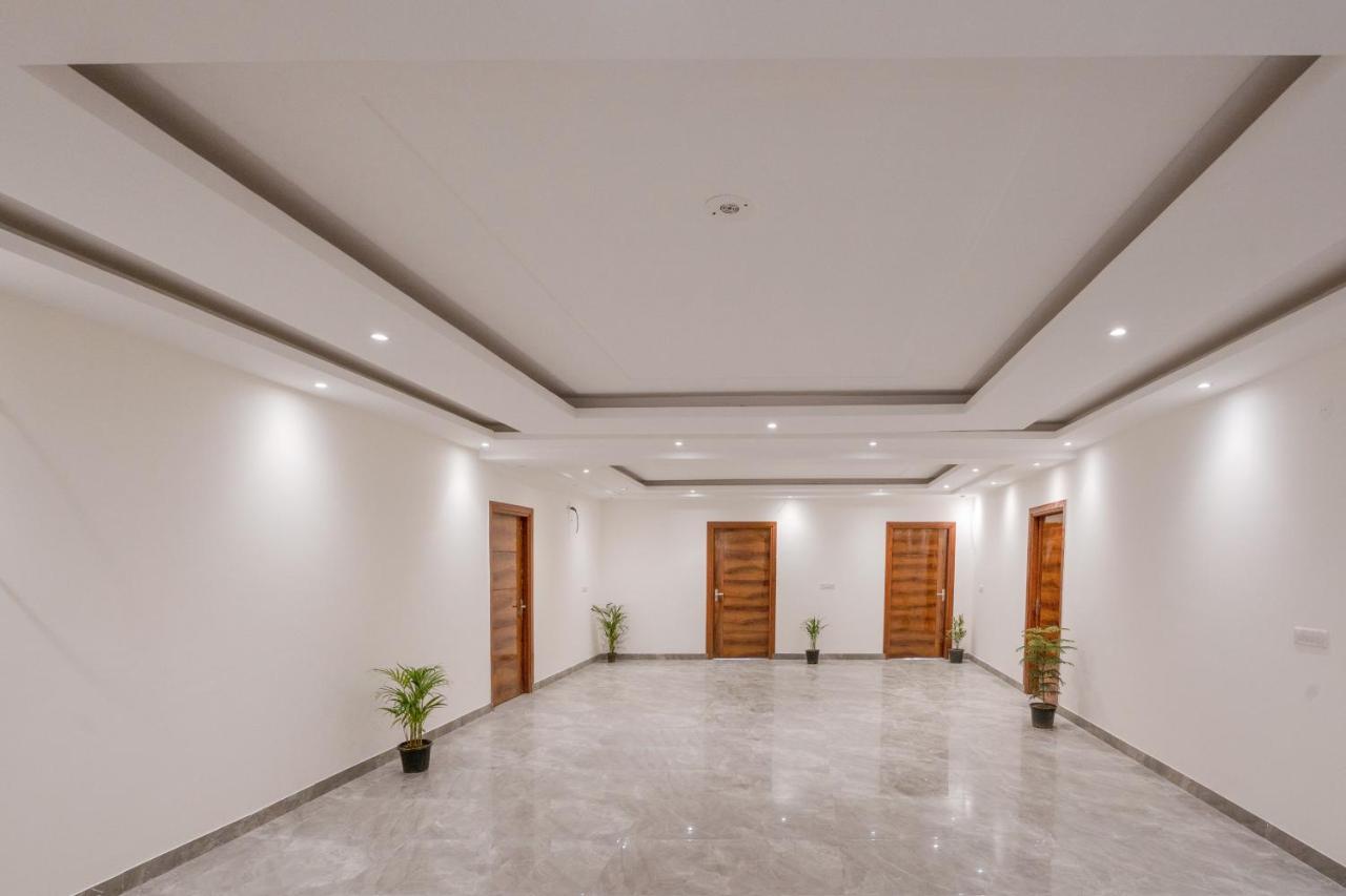Octave Nirvana Suites Gurgaon Exteriör bild
